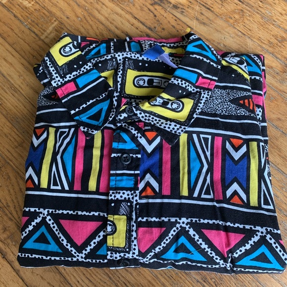 H&M Other - 2/$20 🎉 Divided (H&M) abstract s/s shirt